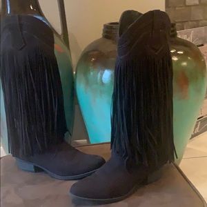 Fringe boots